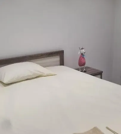 4 Bedroom Fully Renovated Prestige Apartment Apartment