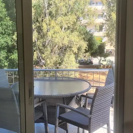 Apartment 4 Bedroom Fully Renovated Prestige Apartment